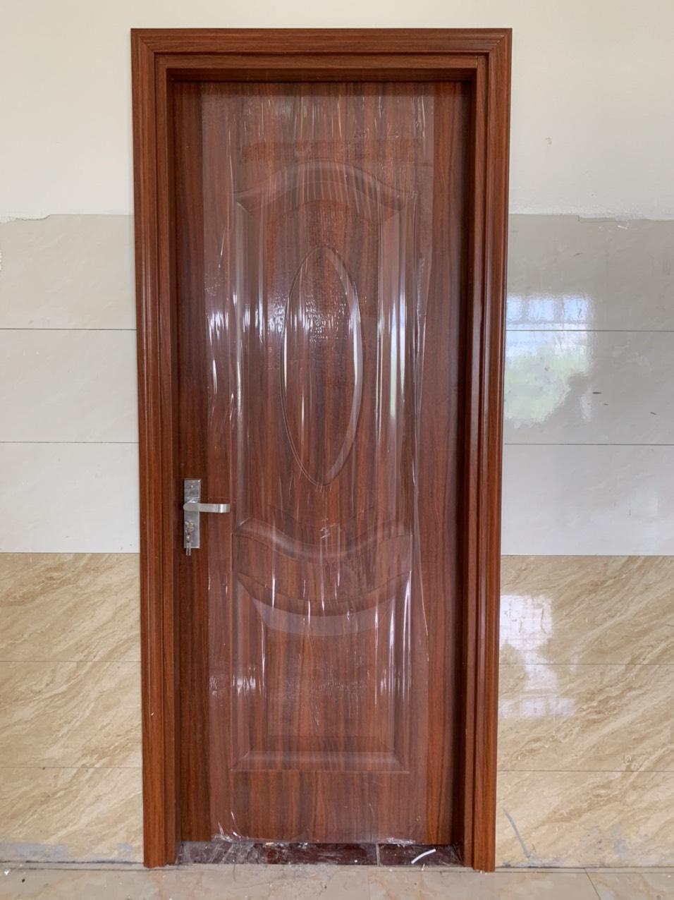 Cửa thép vân gỗ bền đẹp giá rẻ tại Cần Thơ