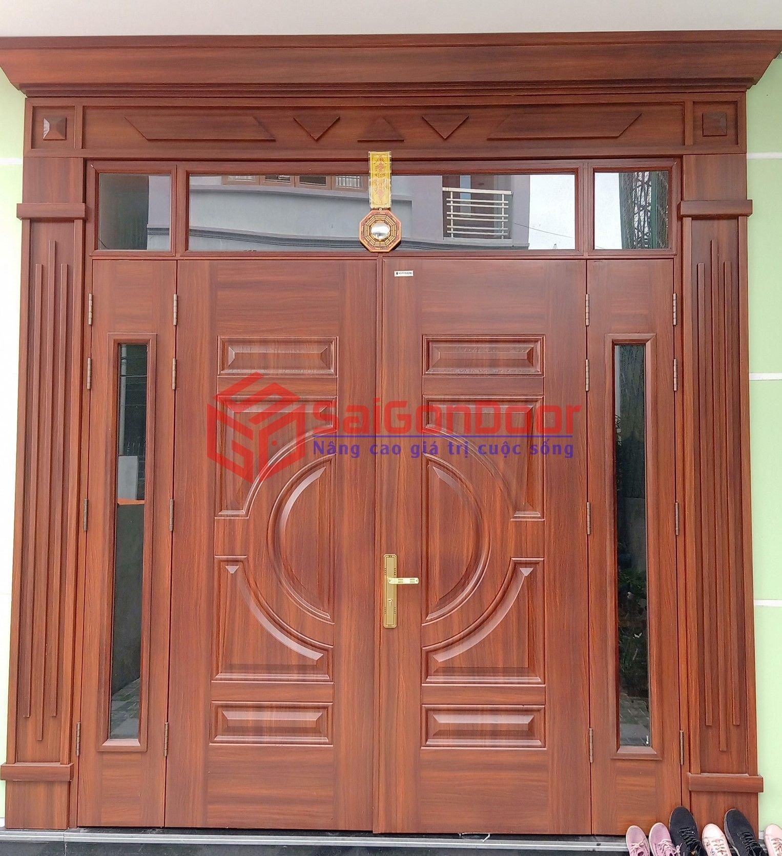 Cửa thép vân gỗ bền đẹp giá rẻ tại Cần Thơ