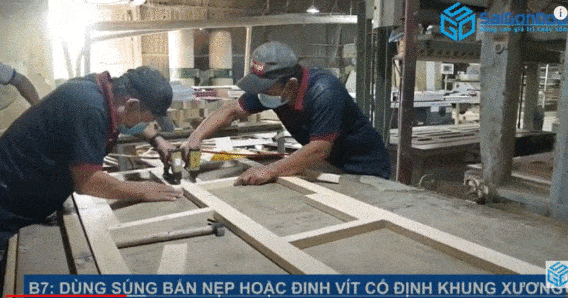 Dùng súng bắn nẹp hoặc đinh vít cố định khung xương Dùng súng bắn nẹp hoặc đinh vít cố định khung xương