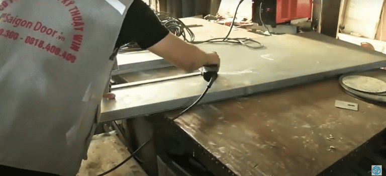 Quy trình sản xuất cửa thép chống cháy làm cửa thoát hiểm, cửa ngăn cháy, cửa chậm cháy chi tiết 18 Hoàn thiện cửa ép chống cháy