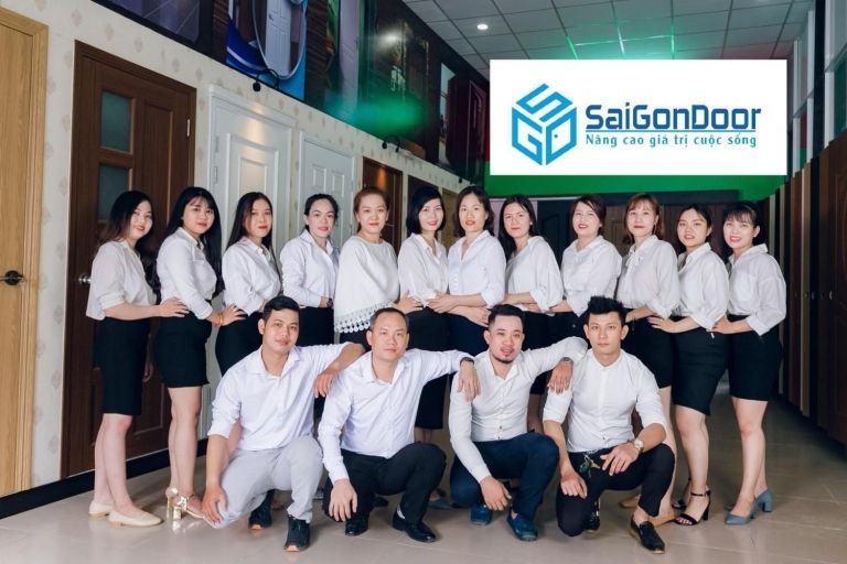 CEO TRAN VAN LAM 5 Nhan vien SaiGonDoor 1