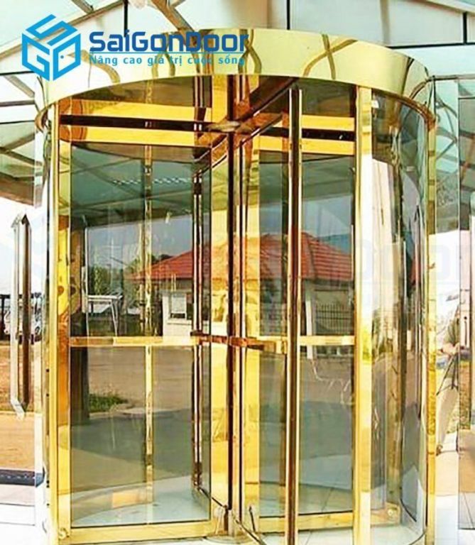 CỬA KÍNH KHUNG INOX MẠ VÀNG ĐẲNG CẤP VƯỢT TRỘI 12 Cửa kính khung inox mạ vàng xoay cho biệt thự hiện đại và sang trọng