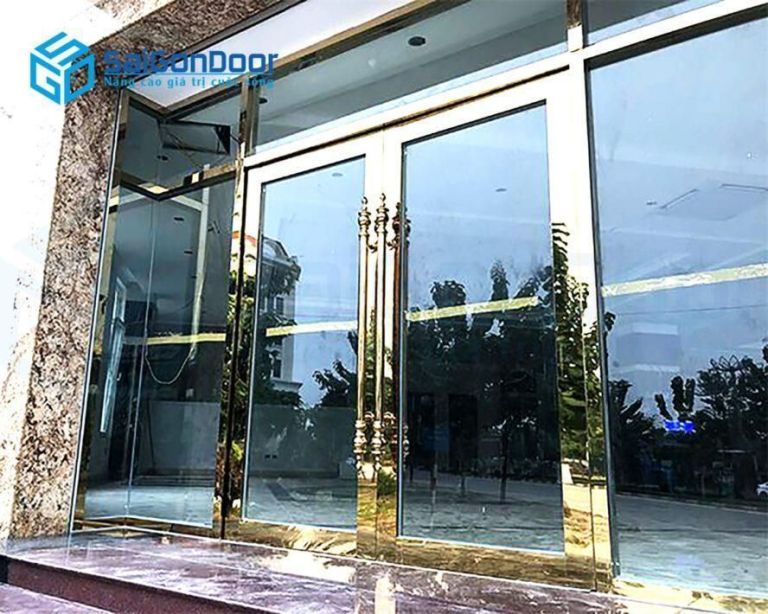 CỬA KÍNH KHUNG INOX MẠ VÀNG ĐẲNG CẤP VƯỢT TRỘI 19 Cửa 4 cánh dạng đóng mở cho biệt thự