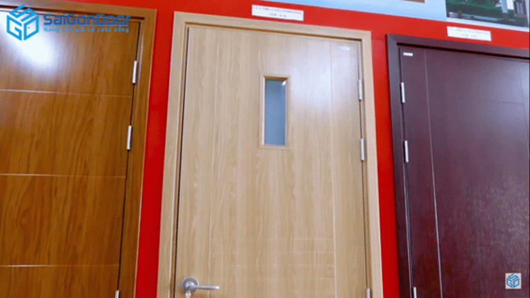 Dòng cửa nhựa composite phủ vân có kiểu dáng sang trọng Dòng cửa nhựa composite phủ vân có kiểu dáng sang trọng