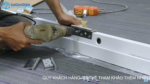 Lắp đặt bản lề cửa Lắp đặt bản lề cửa