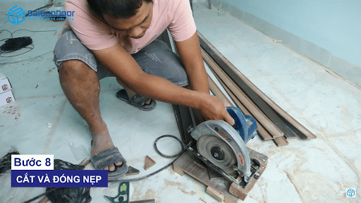 SaiGonDoor lắp đặt cửa gỗ Melamine tại nhà trọ đang xây SaiGonDoor lắp đặt cửa gỗ Melamine tại nhà trọ đang xây