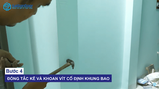 SaiGonDoor lắp đặt cửa gỗ Melamine tại nhà trọ đang xây SaiGonDoor lắp đặt cửa gỗ Melamine tại nhà trọ đang xây