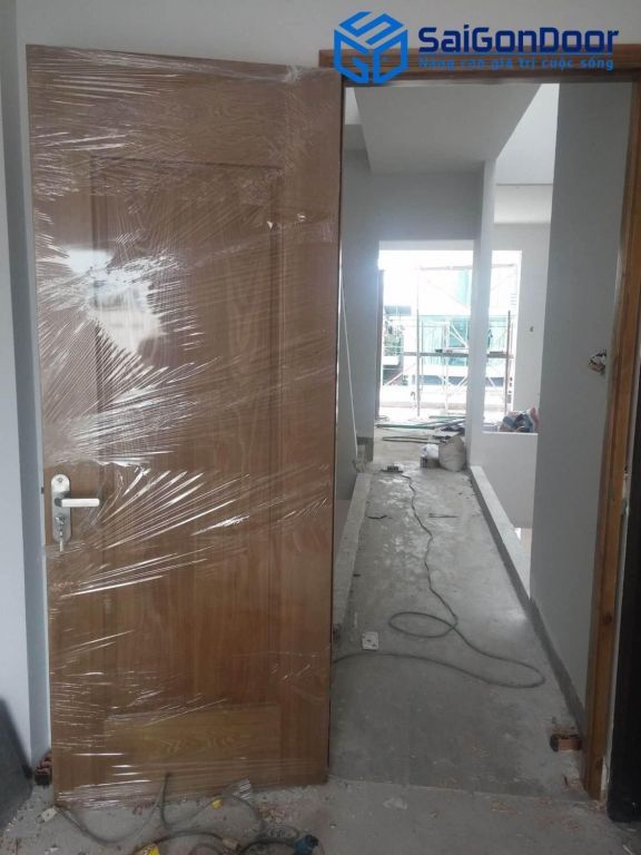 Tìm hiểu về dây chuyền sản xuất cửa nhựa giả gỗ 6 Lắp đặt cửa nhựa giả gỗ