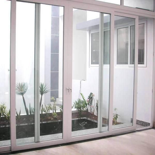 Cửa nhựa lùa cao cấp màu trắng fix ô kính Cửa nhựa lùa cao cấp màu trắng fix ô kính