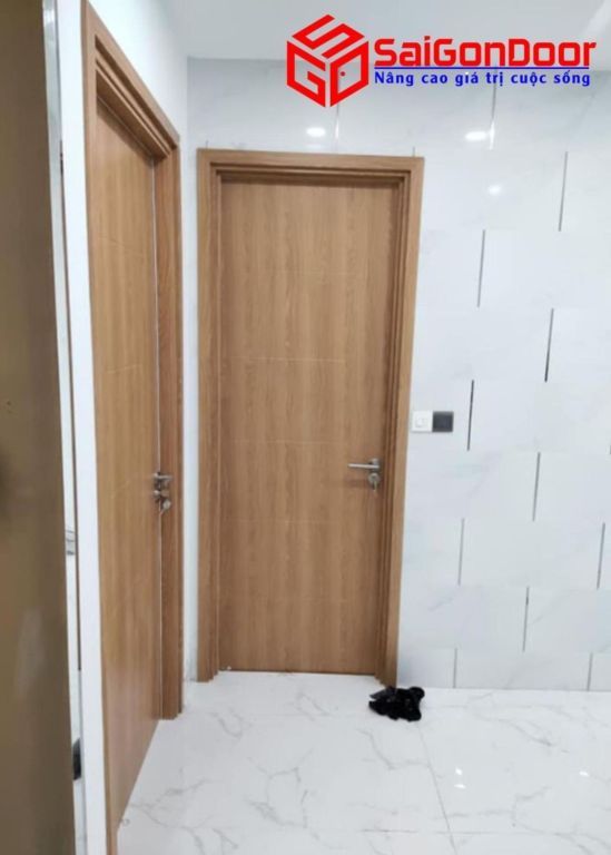 Hình ảnh thực tế cửa nhựa composite Hình ảnh thực tế cửa nhựa composite