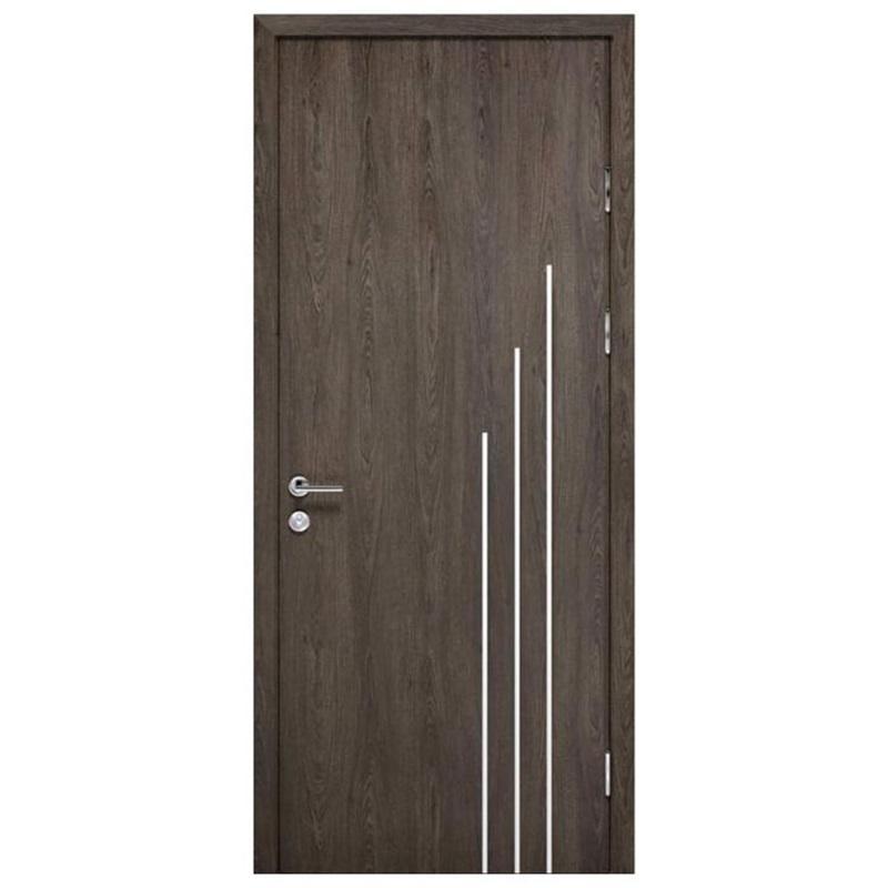 Nên lắp đặt cửa nhựa giả gỗ Bình Thuận vì sản phẩm có khả năng chống nước tốt
