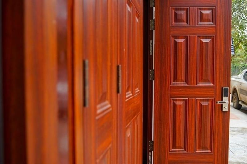 Chọn chất liệu cửa phù hợp với kiến trúc nhà