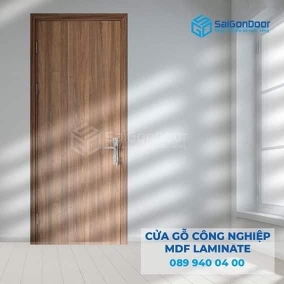 THI CÔNG CỬA PHÒNG VỆ SINH TẠI QUẬN 6