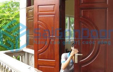 Cửa thép vân gỗ phù hợp với nhiều không gian