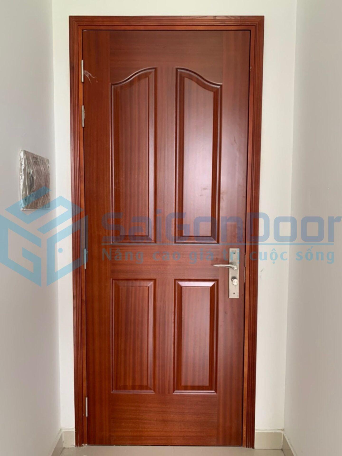 Cửa gỗ HDF phủ vân gỗ tự nhiên