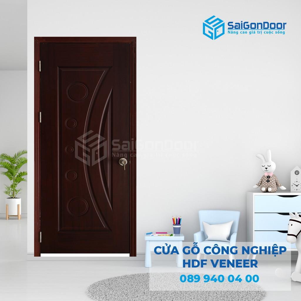 Cua-go-HDF-Veneer-1K-cam-xe-3-SGD.jpg