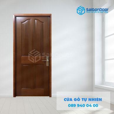 Cửa gỗ tự nhiên tại Quận 10