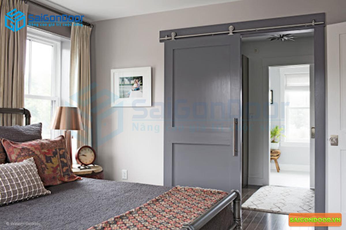 Một mẫu cửa phòng ngủ dạng lùa trượt giúp tối ưu diện tích