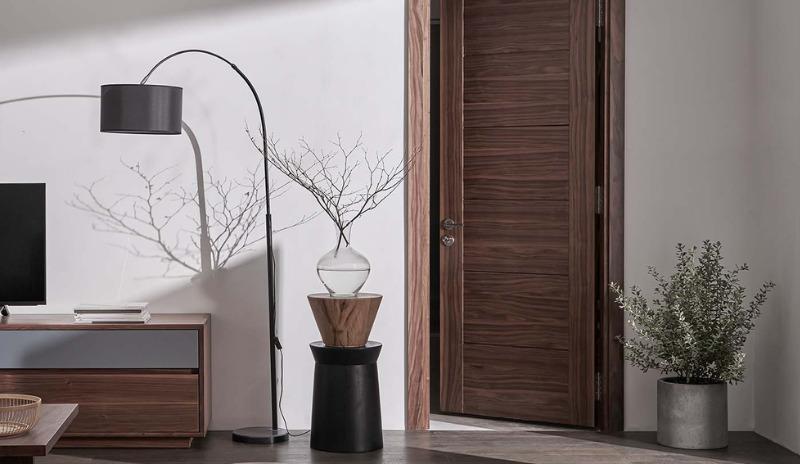 Nhà sản xuất sẽ bắn form cố định và lắp ổ khóa để đảm bảo an toàn