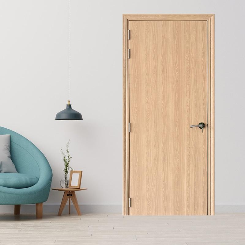 Cửa nhựa vân gỗ có giá thành thấp, phù hợp với nhiều gia đình