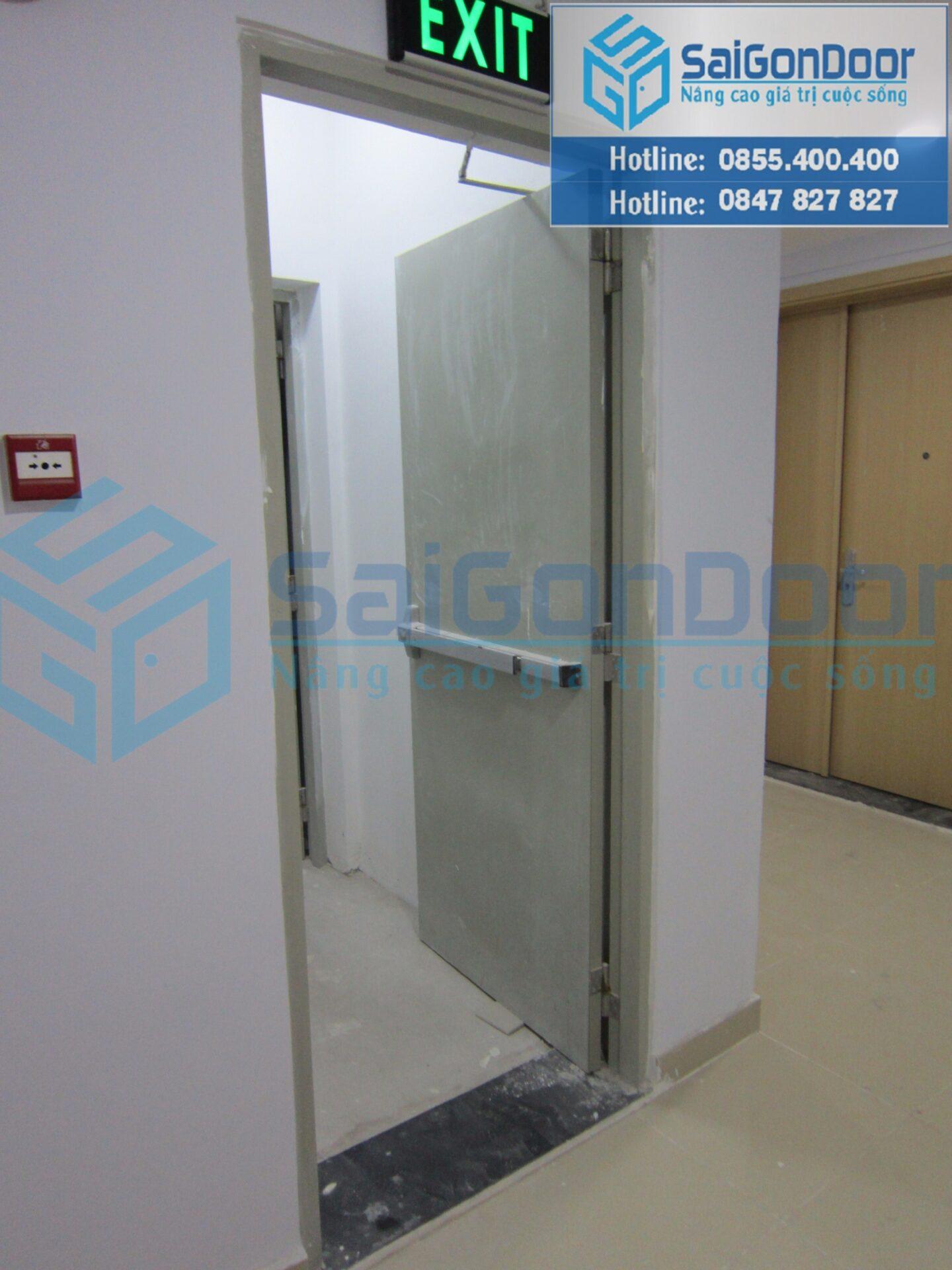 Cửa thép thoát hiểm chống cháy 70 phút