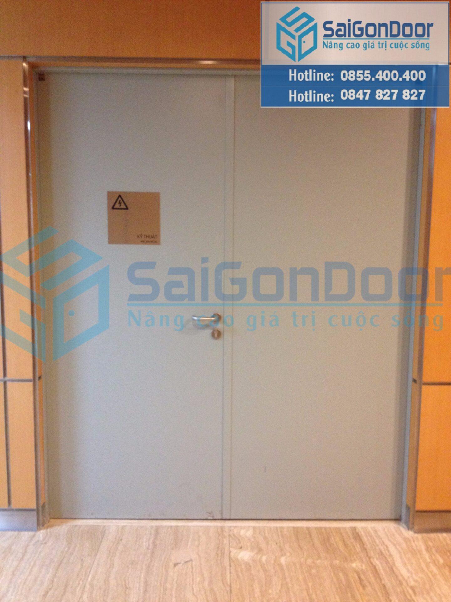 Cửa thép chống cháy Saigondoor lắp cho tòa nhà
