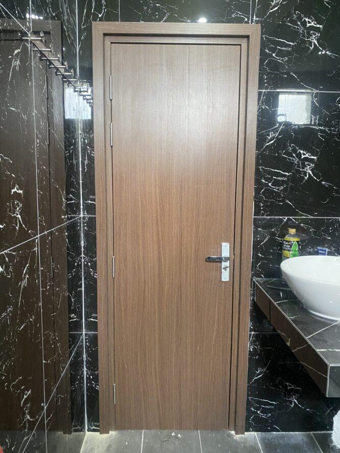 ĐƠN VỊ THI CÔNG CỬA NHỰA NHÀ TẮM UY TÍN TẠI PHƯỜNG TRUNG MỸ TÂY