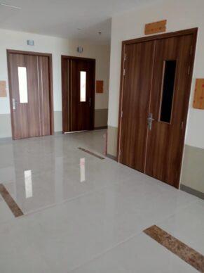 THI CÔNG CỬA NHỰA NHÀ TẮM TẠI PHƯỜNG TÂN CHÁNH HIỆP