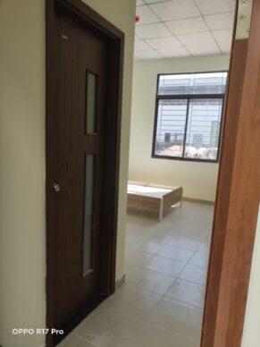 THI CÔNG CỬA NHỰA NHÀ TẮM TẠI PHƯỜNG TÂN THỚI NHẤT