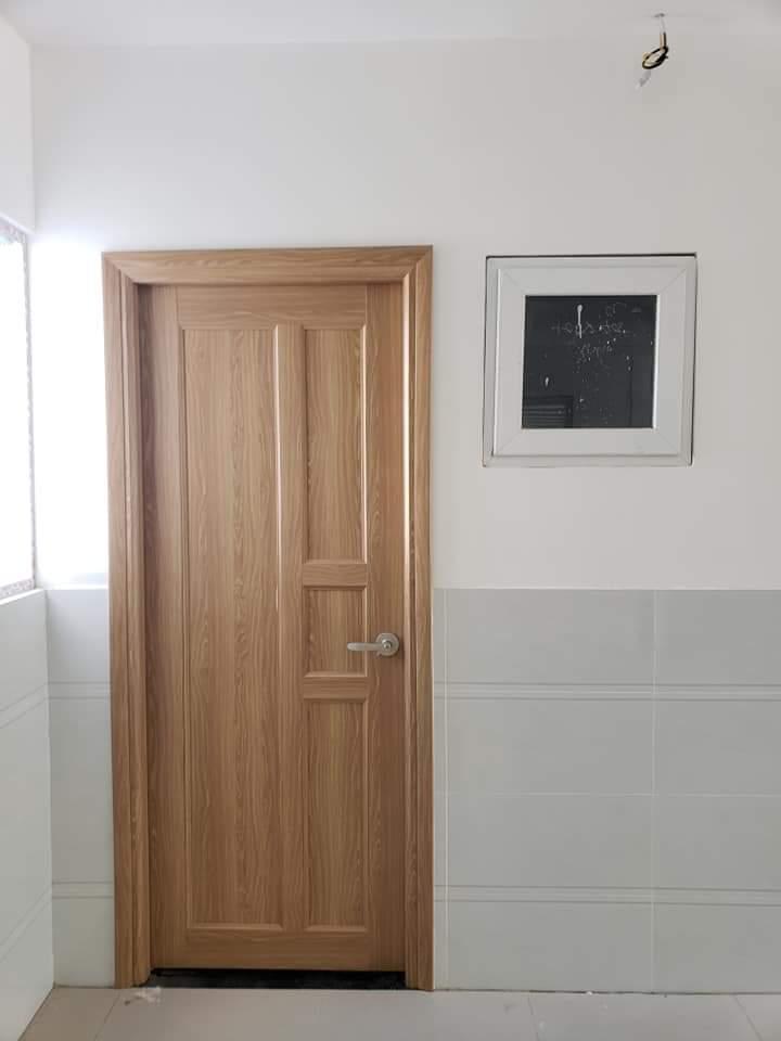 MẪU CỬA THỰC TẾ TẠI CÔNG TRÌNH CỬA NHỰA NHÀ TẮM TẠI PHƯỜNG ĐÔNG HƯNG THUẬN