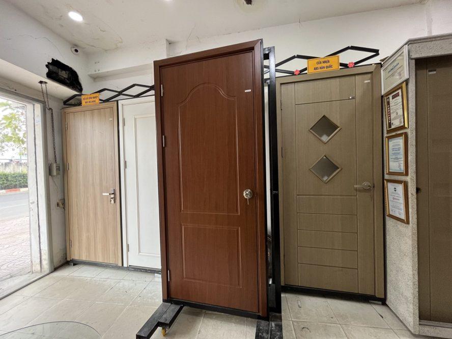 CỬA HÀNG TRƯNG BÀY CỬA NHỰA PHÒNG NGỦ TẠI SIEUTHICUANHUA