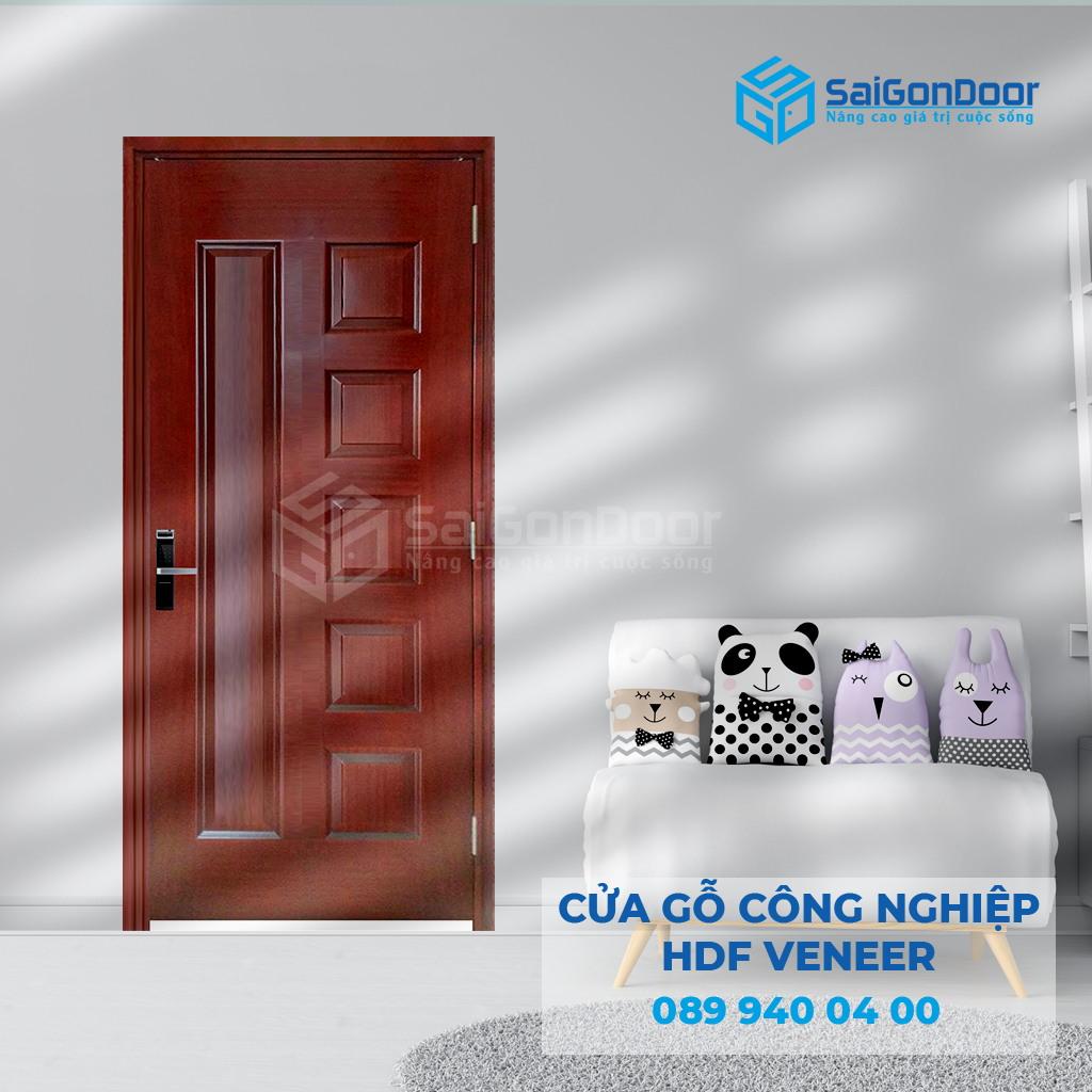 Cua-go-HDF-Veneer-6B-cam-xe-2-SGD.jpg