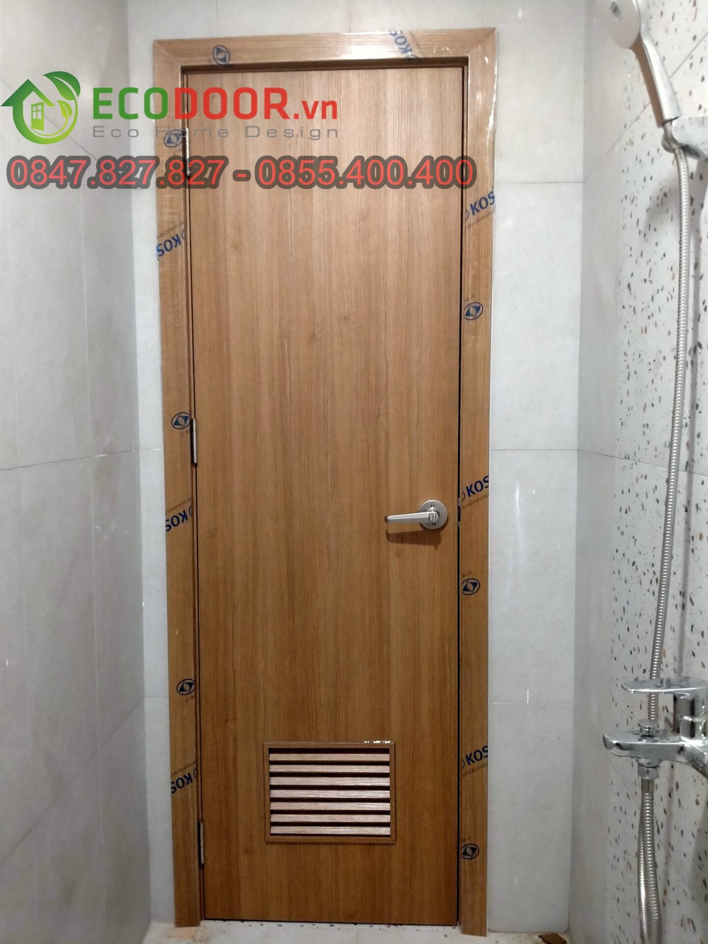 Nên sử dụng cửa nhà vệ sinh làm bằng chất liệu nhựa