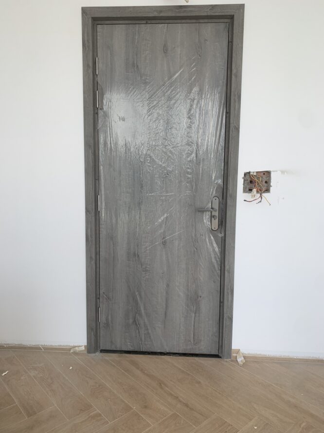 Mẫu cửa trơn phủ vân gỗ