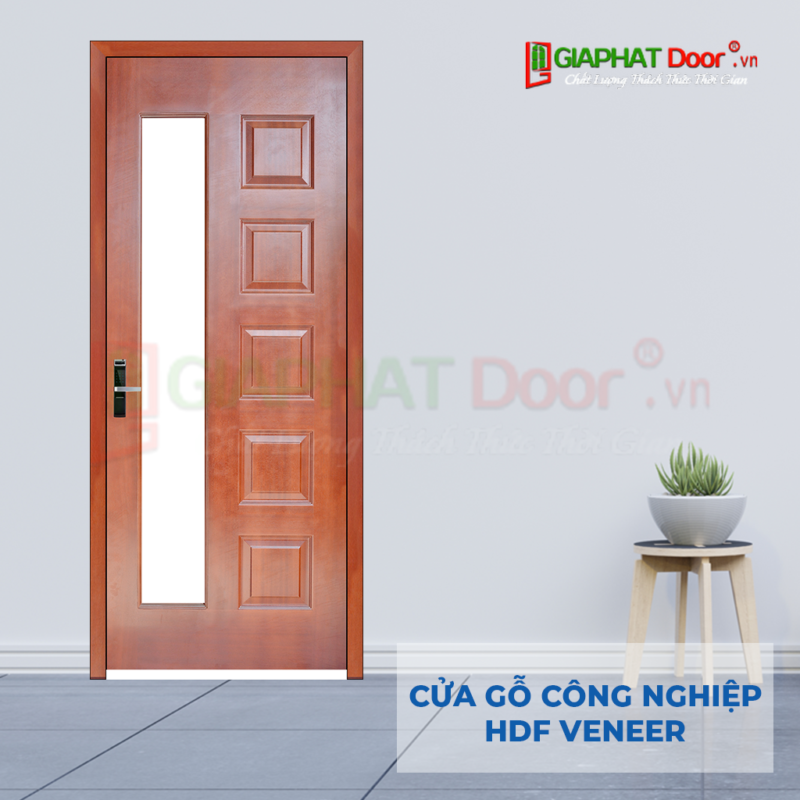 Cửa Gỗ Công Nghiệp HDF Veneer được khách hàng tin dùng nhiều trong năm 2020 11 Cua go HDF Veneer 6GL Cam xe 2.png