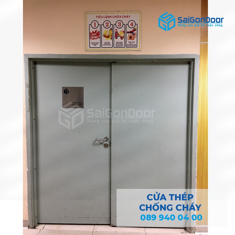 co nen mua cua thep chong chay cho nha o