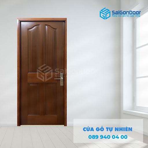 Cửa gỗ tự nhiên tại Quận 10