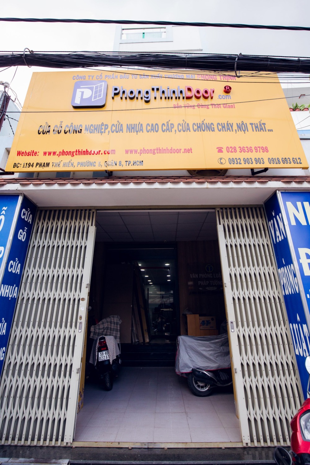 Showroom PHONGTHINHDOOR - Quận 8 bán cửa chống cháy quận 8