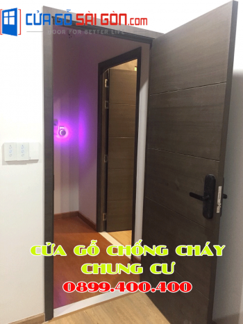 Hình ảnh thực tế cửa gỗ chống cháy tại chung cư