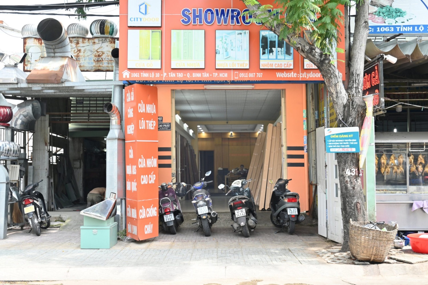 Showroom CITY DOOR - BÌNH TÂN showroom cửa chống cháy quận tân bình