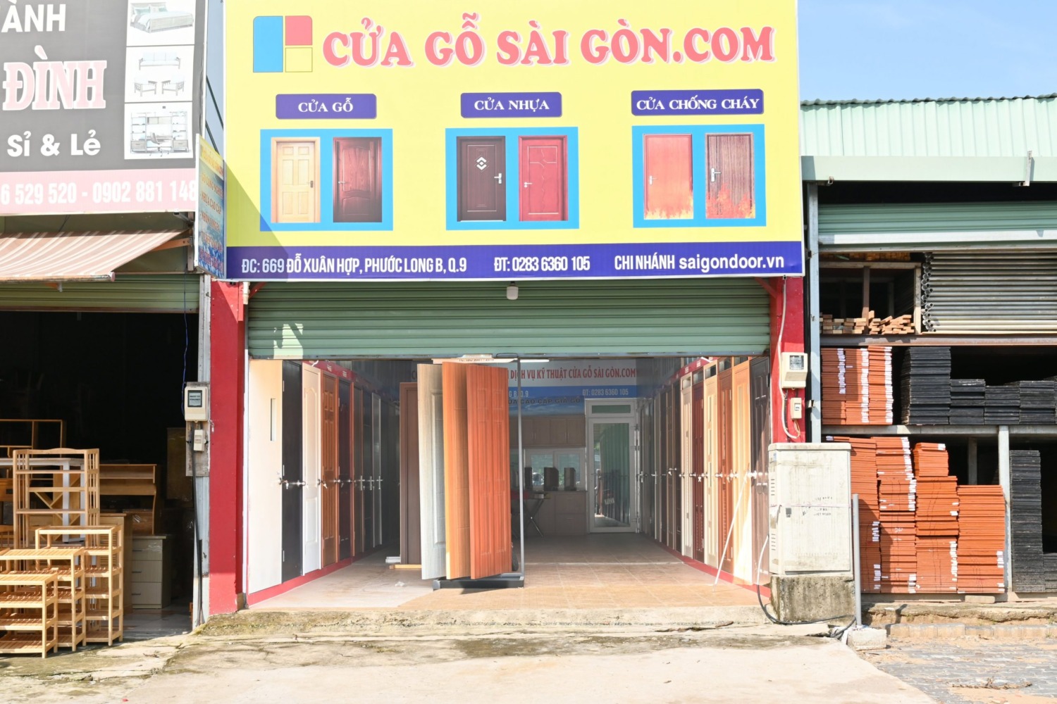 Showroom Cửa Gỗ Sài Gòn - Quận 9 cửa hàng cửa chống cháy quận 9