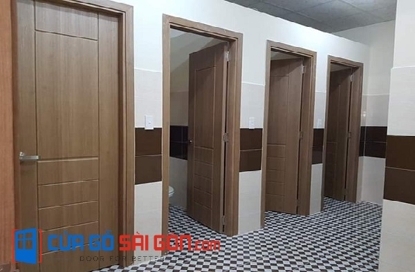 Hình ảnh thực tế cửa phòng tắm bằng nhựa thi công trung tâm thương mại Hình ảnh thực tế cửa phòng tắm bằng nhựa thi công trung tâm thương mại