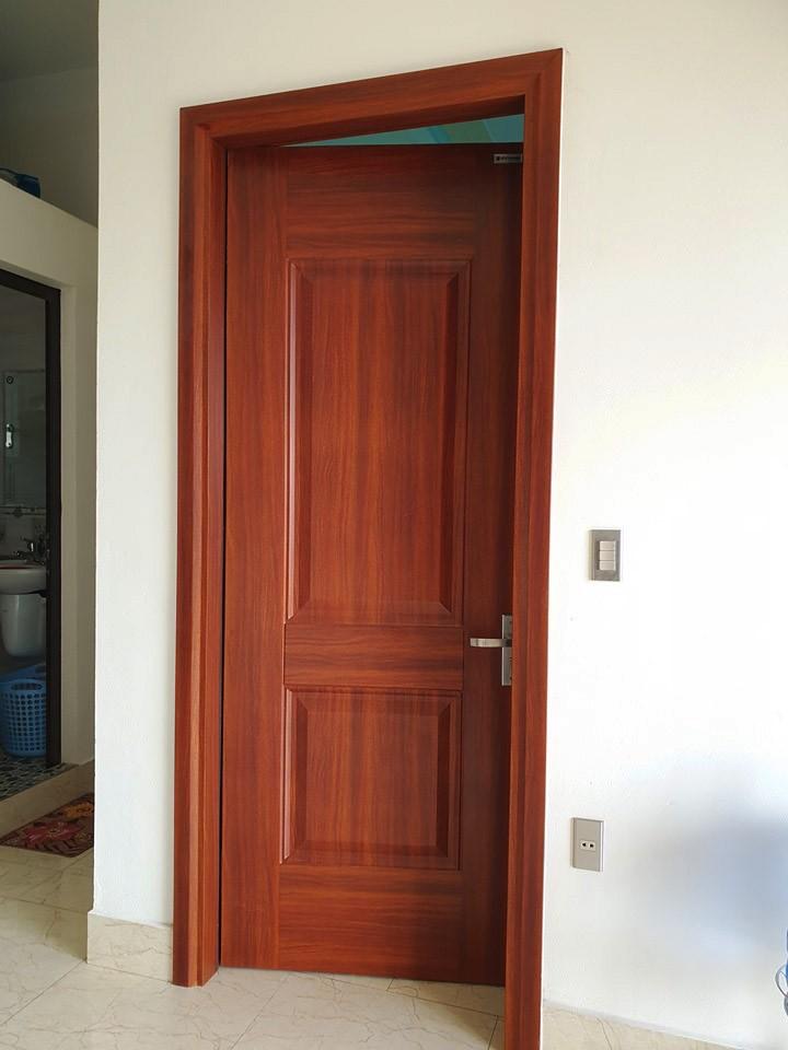 Công trình cửa thông phòng bằng gỗ hương chắc chắn Cửa đi thông phòng