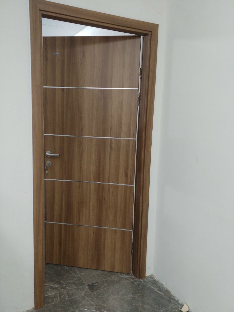 Cửa nhà vệ sinh bằng gỗ công nghiệp vân xoan đào Cửa toilet