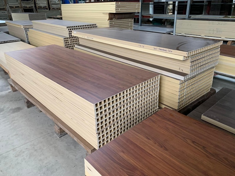 Mua cửa cửa composite giả gỗ Phú Yên ở đâu tốt