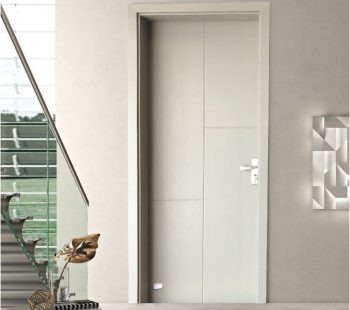 Mẫu cửa gỗ công nghiệp màu sáng mang đến vẻ độc đáo cho ngôi nhà