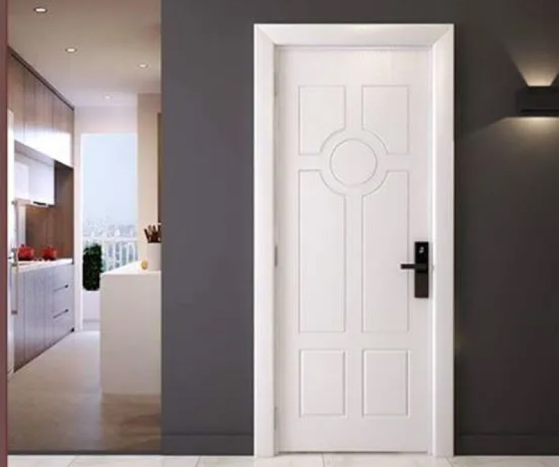 Mẫu cửa gỗ nhựa composite màu trắng phù hợp với nhiều không gian