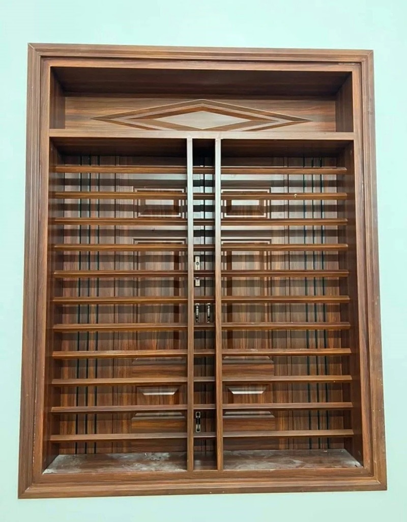 Mẫu cửa sổ thép vân gỗ cho không gian rộng