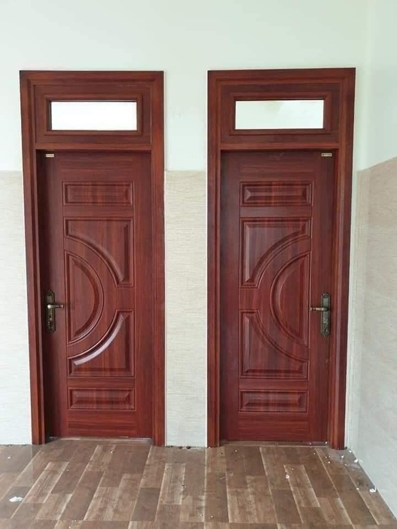 Mẫu cửa thép vân gỗ 1 cánh cho không gian nhỏ