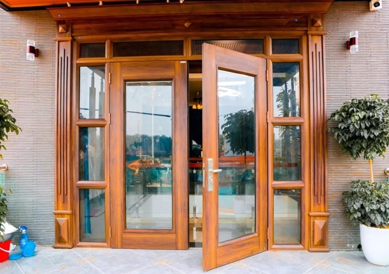 Mẫu cửa thép vân gỗ An Giang 4 cánh cho không gian rộng